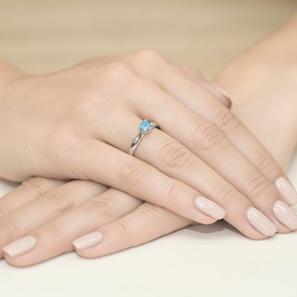 Pierścionek z topazem 0.50 ct – Białe złoto 585 i diamenty